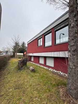 Großzügiges Wohnhaus mit integrierter Arztpraxis – 300 m² Wohn- und Nutzfläche in Trostberg.