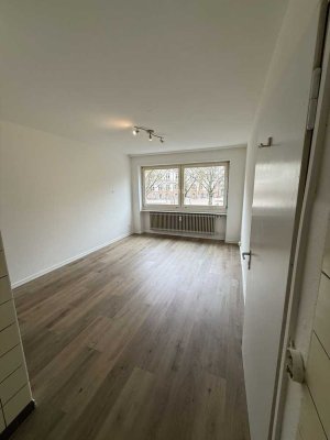 RENOVIERTES  1-ZIMMER APPARTEMENT - AUFZUG, FH UND UNI NAH