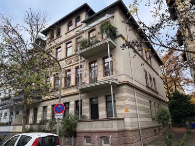 Wohnen beim Prinzenpark
Altbauwohnung mit Süd-Balkon