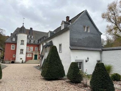 Luxus Einfamilienhaus auf Burg Dalbenden in Kall/Urft zu vermieten