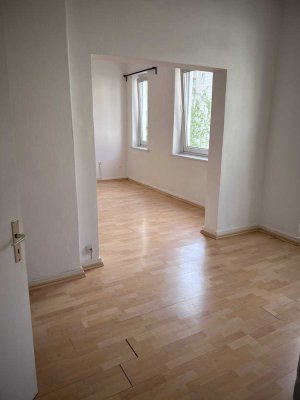 Exklusive, sanierte 2-Zimmer-Wohnung mit Balkon und Einbauküche in Hamburg
