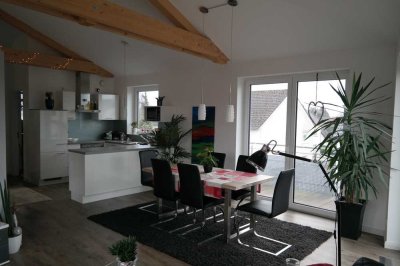 Freundliche 2-Zimmer-Penthouse-Wohnung mit gehobener Innenausstattung mit Einbauküche in Paderborn