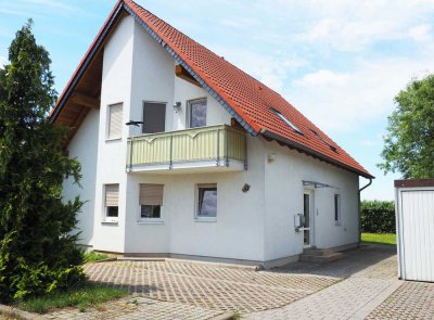 6,5-Zimmer-Zweifamilienhaus mit EBK in Zeithain