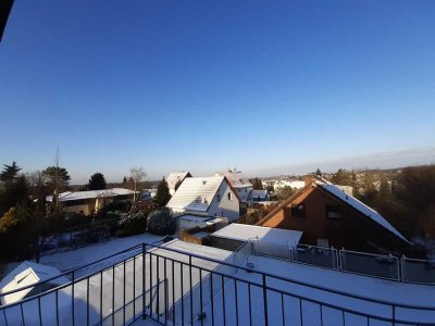 Sanierte 3 Zimmer Wohnung mit Balkon, direkt am Wald, auf dem Sonnenberg in Voiswinkel