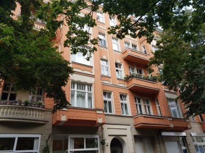 Renditestarke, vermietete 2 Zi.-Wohnung, Altbau Nahe Schloss Charlottenburg