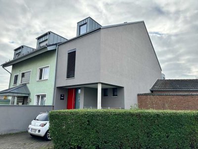 Neuwertiges Einfamilienhaus im Herzen von Porz-Urbach!