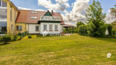 Stilvolles Zweifamilienhaus mit Charme und Charakter direkt am Bodden