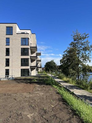 Ihr Wohntraum direkt an der Elbe - Terrasse & kleiner Garten