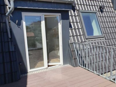 Neubau: Schmuckstück mit großer Terrasse - 2 ZKBB hell, ruhig, zentral