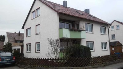 Schöne und gepflegte 4-Raum-Erdgeschosswohnung mit Balkon in Asperg