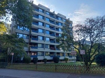 Freundliche und modernisierte 3,5-Zimmer-Wohnung mit Balkon in Düsseldorf