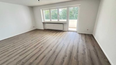 Geräumige 2,5-Raum-Hochparterre-Wohnung mit Balkon, EBK & TG-Stellpl. in Mühldorf