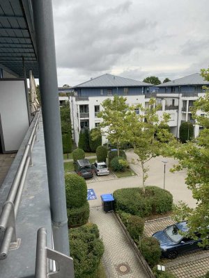 2-Zimmer-DG-Wohnung mit Dachterasse und Einbauküche in Taufkirchen