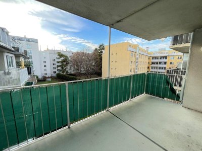 geräumige 2-Zimmer Wohnung mit Balkon &amp; Weitblick