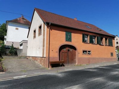 Freistehendes  1FH/ mit Garten und Garage zu verkaufen -Nur 4 Minuten zum Flughafen Saarbrücken