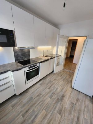 St. Leonhard 3 Zimmer - ca. 78 m² - Küche u. Bad Möblierte - Parkplatz - PROVISIONFREI