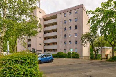 Moderne, komplett renovierte 2-Zimmer-Wohnung in zentraler Lage mit Top Anbindung und Süd-Balkon