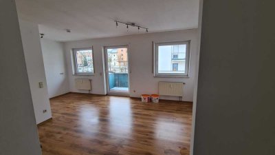 Attraktive und gepflegte 1-Raum-Wohnung mit Balkon und Einbauküche in Amberg