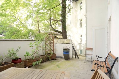 Nähe Hamerlingpark: Nähe Hamerlingpark: Charmante Innenhof-Terrassenwohnung + Prachtvolle Altbaufassade + kompakter Grundriss + hofseitig