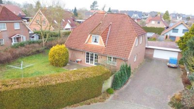 Ein Zuhause für die Familie! Einfamilienhaus mit großem Garten, Badewanne & Garage