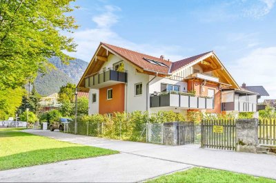 Gemütliche möblierte Dachgeschosswohnung mit Lift, Einbauküche uvm.