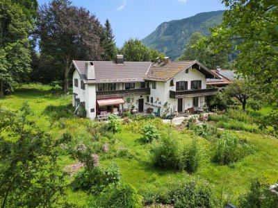 Idylle im Chiemgau mit großzügigem Grundstück