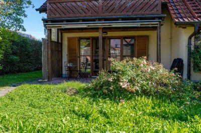 Sanierte, möblierte Wohnung mit drei Zimmern sowie Terrasse und Einbauküche in Finning