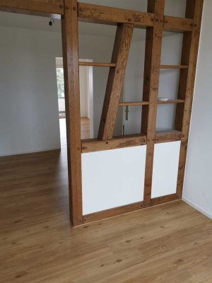 Helle 4-Zimmer-Wohnung mit Balkon in Gerbrunn bei Würzburg