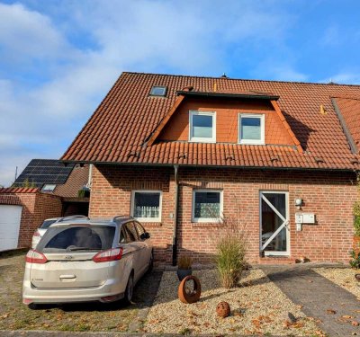 ** SCHÖPPINGEN ** RUHIGE LAGE NAHE FELD++ DOPPELHAUSHÄLFTE AUS 1994 ++ MIT GARTEN/TERRASSE/BALKON ++