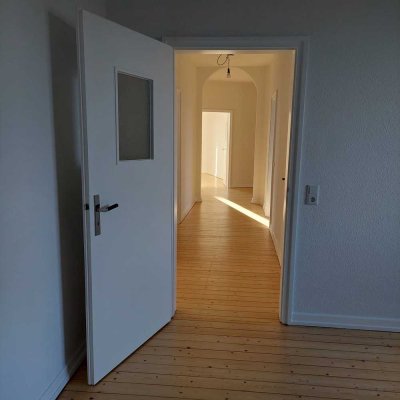 Helle 4-Zimmer Altbauwohnung kernsaniert in Sigi Nähe