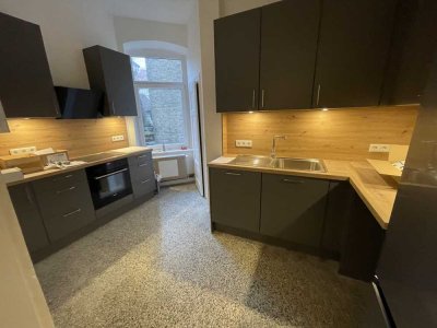 Erstbezug nach Sanierung mit Einbauküche+Balkon: Ruhige 4- Zimmer-EG-Wohnung im östl. Ringgebiet