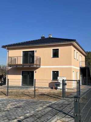 Große Wohnung mit Balkon Erstbezug