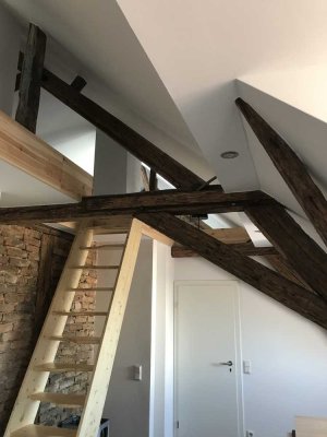 Vollständig renovierte Wohnung mit drei Zimmern und EBK in Oestrich-Winkel