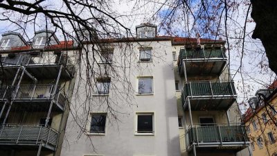 Kernsaniert - möblierte Dachgeschosswohnung sehr gute Lage von Augsburg