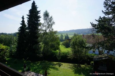 Blos a hoibe Stund auf Minga !
4 Familienhaus in ruhiger, sanfter Hügellandschaft bei Ampfing.