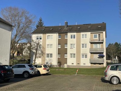 Helle und geräumige 3- Zimmerwohnung inkl. Balkon in Ortsrandlage