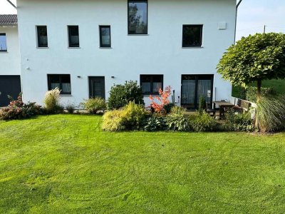 Geschmackvolle 3-Zimmer-EG-Wohnungen mit EBK und Terrasse mit Garten