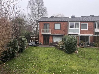 Ansprechendes 3,5-Zimmer-Reihenendhaus mit EBK in Hamburg Hummelsbüttel