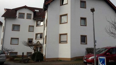 Gepflegte 2-Zimmer-EG-Wohnung mit Balkon in Glessen