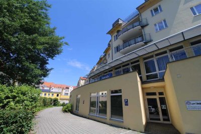 1.GRUNDMIETE FREI! 3-Zimmer Dachgeschosswohnung ** im Zentrum ** BALKON + Keller + Stellplatzoption!