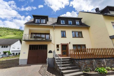 Ehemaliges Gästehaus in Ediger-Eller mit großer Terrasse, Garage und Winzerkeller