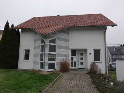 Familienglück - Einfamilienhaus mit wunderschönem Garten in Leonberg-Höfingen