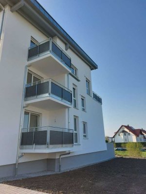 nette 2 Zi. Erdgeschosswohnung mit EBK u. Balkon- Erstbezug