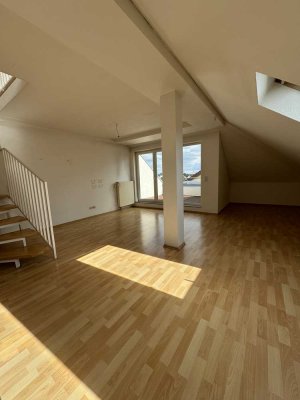 Stilvolle 2-Raum-Maisonette-Wohnung mit gehobener Innenausstattung mit Einbauküche in Groß-Gerau