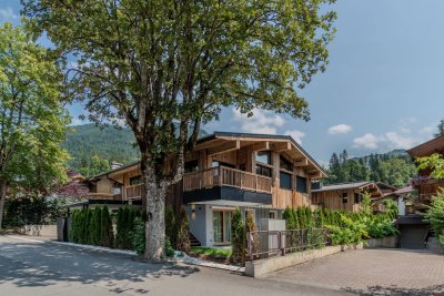 Exklusives, stilvolles Chalet mit Hahnenkammblick ( 05975 )