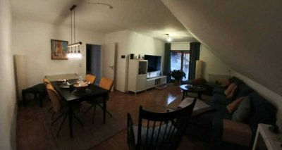 Stilvolle, vollständig renovierte 2-Raum-Dachgeschosswohnung mit Balkon in Köln Esch/Auweiler