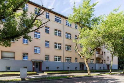 2 Zimmer Dachgeschosswohnung mit Einbauküche und Balkon, 75300044