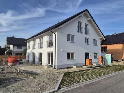 Möbel aussuchen und einziehen! Große, moderne Neubau-DHH mit sehr guter Ausstattung und viel Platz!