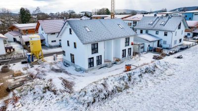 Energieeffizienter Neubau: Außergewöhnliche Doppelhaushälfte in guter Lage von Peiting