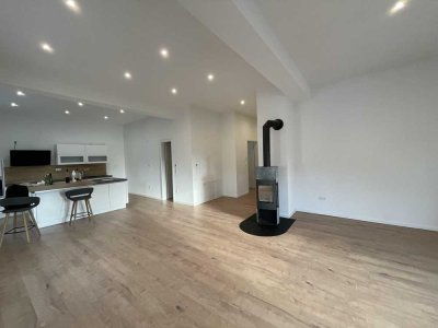 Familienfreundliche 4 Zimmer Wohnung 144qm mit Kamin, Pellets, Sauna barrierefrei,  3m+ Deckenhöhe